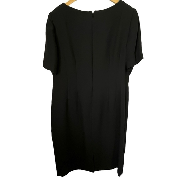 Maggy London Woman Black Sheath Dress with Embroidered & Beaded Floral Pattern - Picture 2 of 10